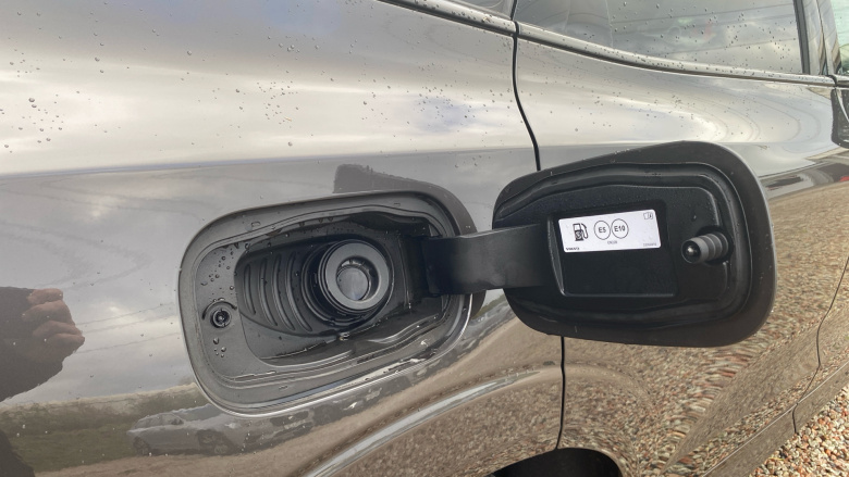 Volvo XC60 2.0 T8 [455] RC PHEV Ultimate Dark 5dr AWD Gtron Estate